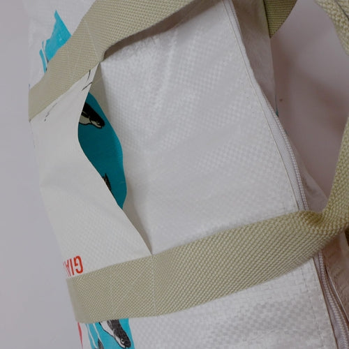SPORTY BAG | Upcycelte Sporttasche in weiß